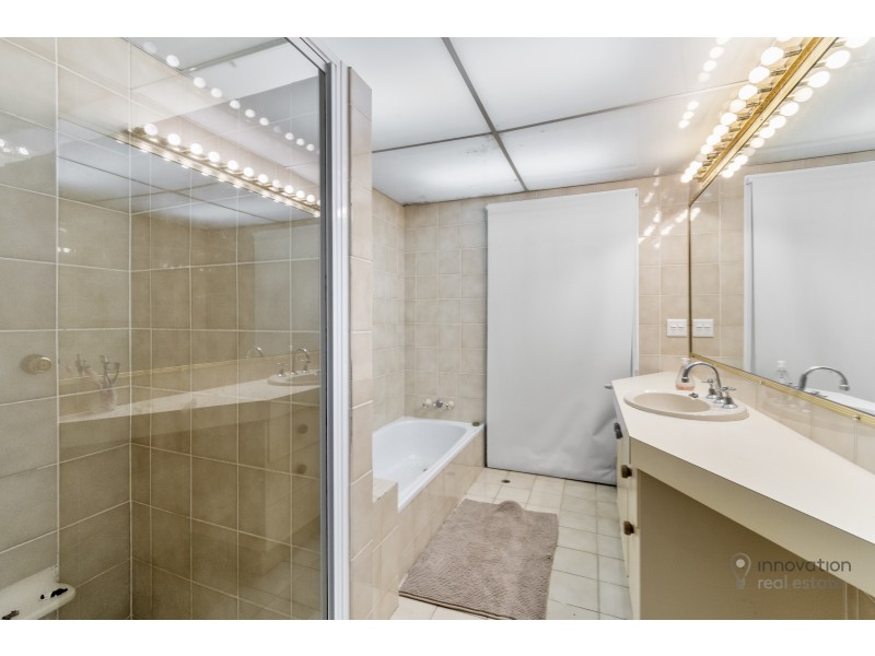 55 Sunset Rd, Kenmore QLD 4069