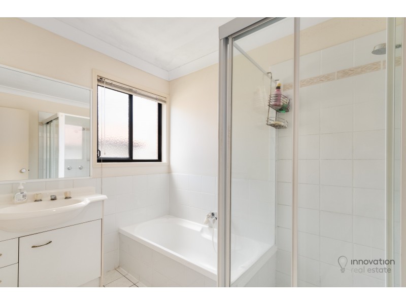 7 Olympic Pl, Sinnamon Park QLD 4073