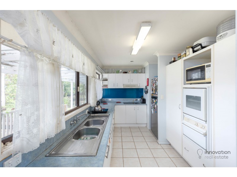 8 Zeil St, Riverhills QLD 4074