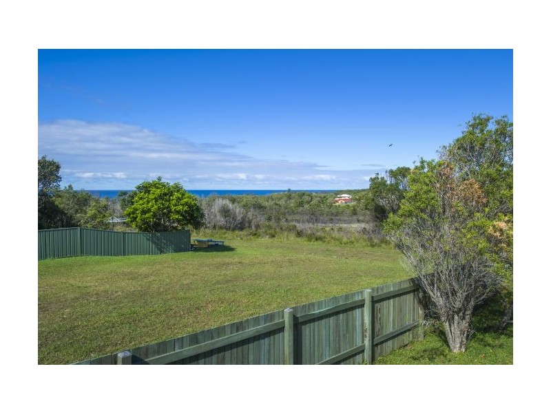 14 Ocean View Rd, Arrawarra Headland NSW 2456