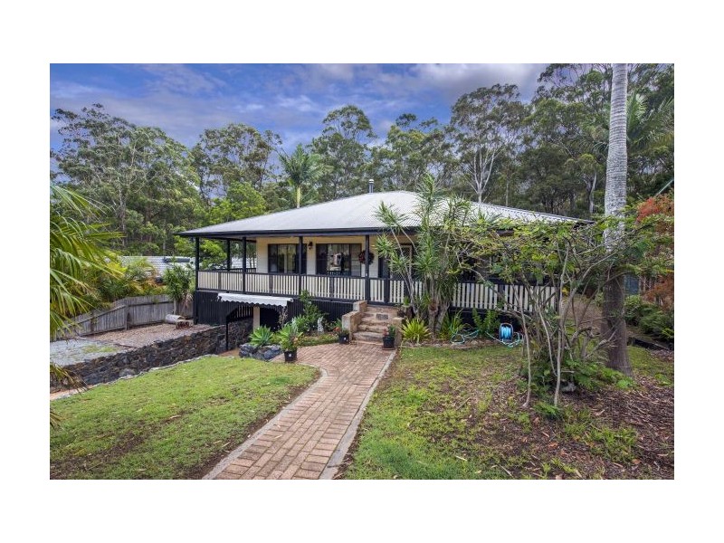 16 Young Street, Safety Beach NSW 2456