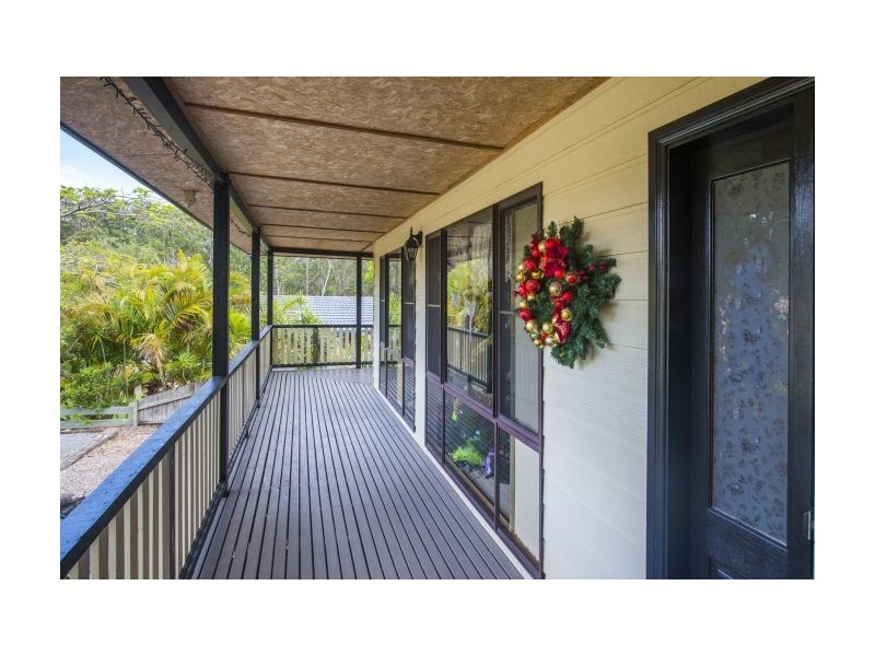 16 Young Street, Safety Beach NSW 2456