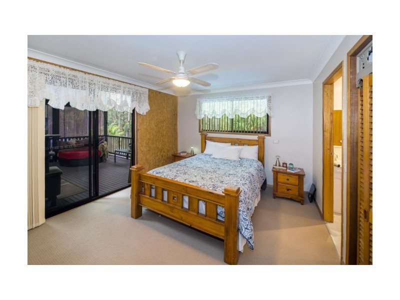 16 Young Street, Safety Beach NSW 2456