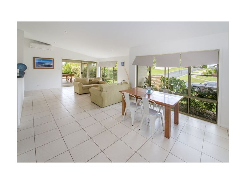 2 Beachcomber Close, Safety Beach NSW 2456
