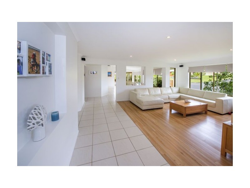 2 Beachcomber Close, Safety Beach NSW 2456