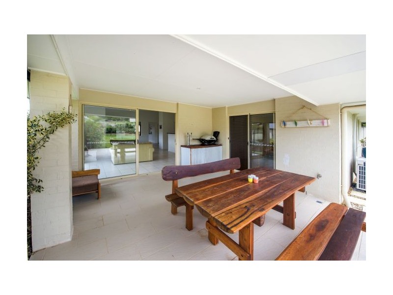 2 Beachcomber Close, Safety Beach NSW 2456