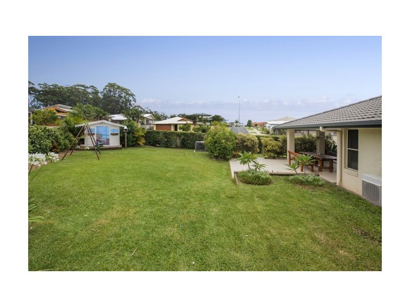 2 Beachcomber Close, Safety Beach NSW 2456