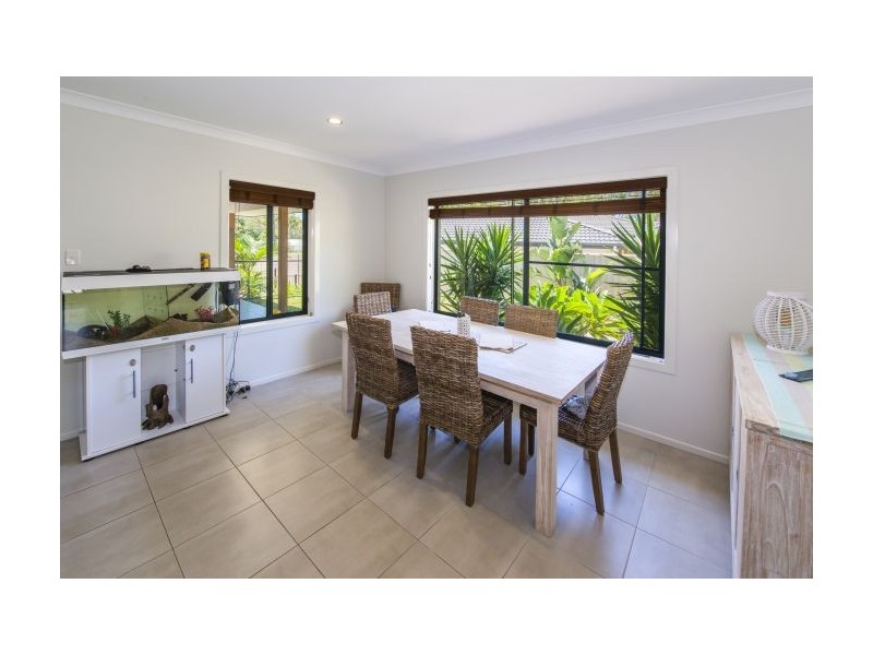 18 Vista Close, Woolgoolga NSW 2456