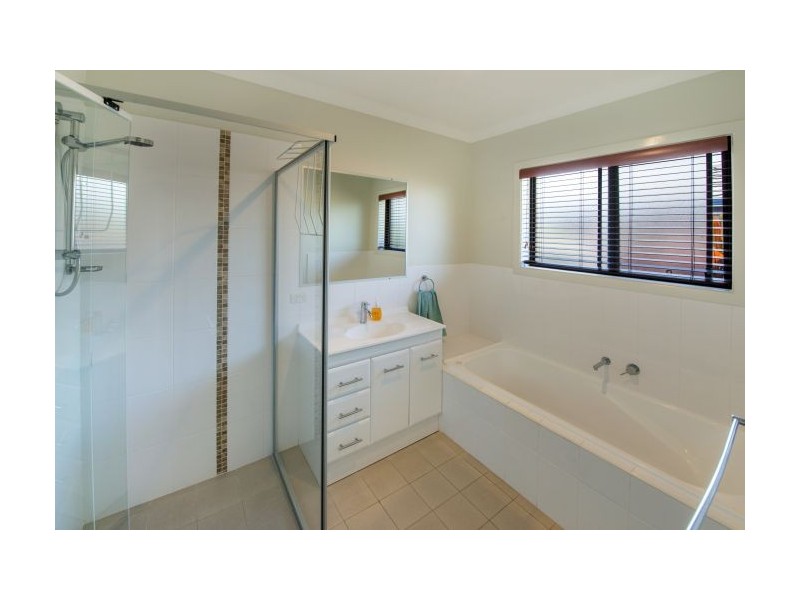 18 Vista Close, Woolgoolga NSW 2456