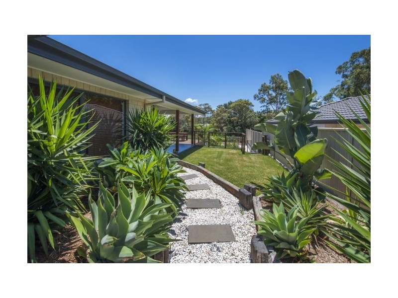 18 Vista Close, Woolgoolga NSW 2456