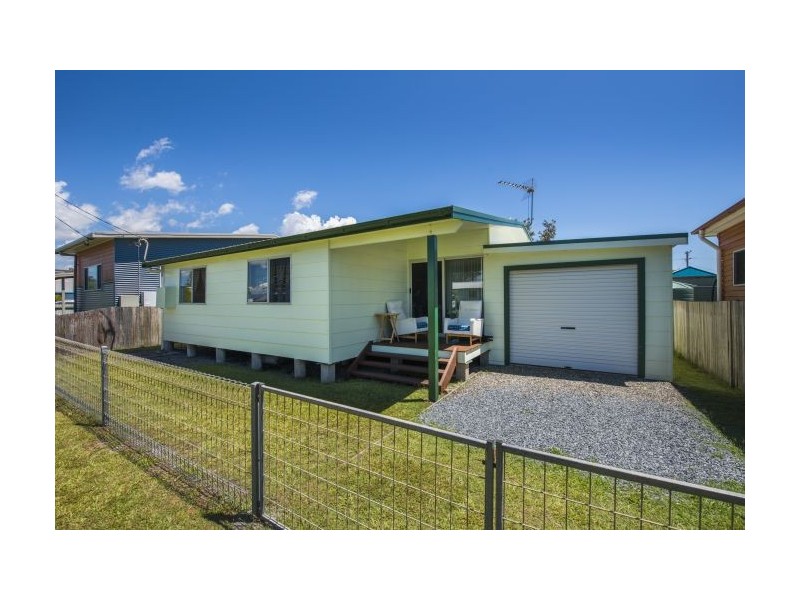 41 Schafer Street, Red Rock NSW 2456