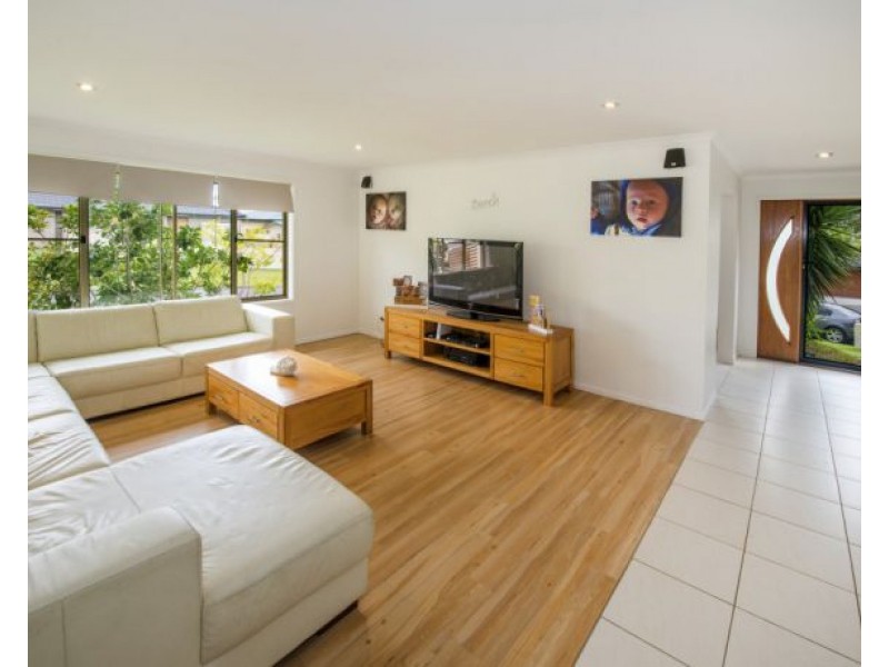 2 Beachcomber Close, Safety Beach NSW 2456