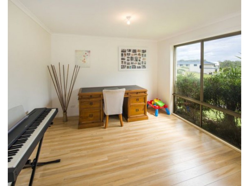 2 Beachcomber Close, Safety Beach NSW 2456