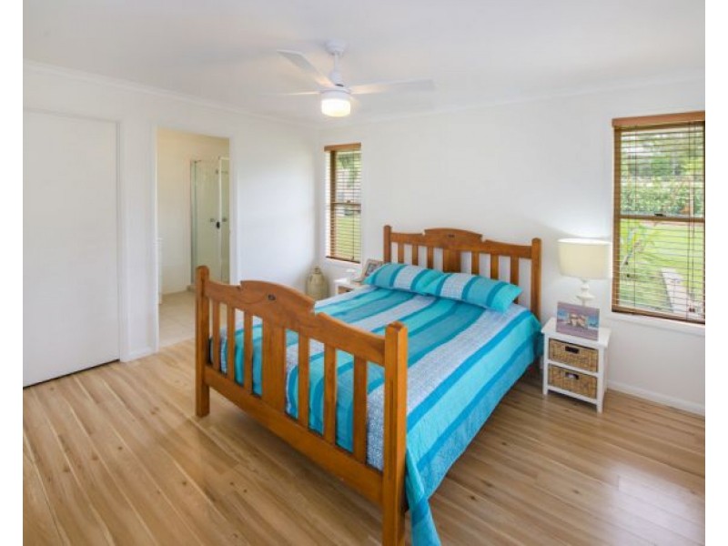 2 Beachcomber Close, Safety Beach NSW 2456