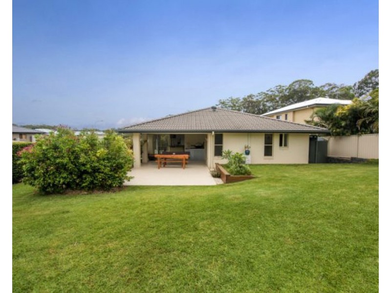 2 Beachcomber Close, Safety Beach NSW 2456