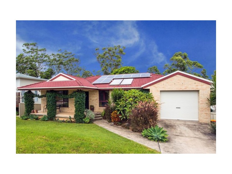 4 Carabeen Close, Woolgoolga NSW 2456