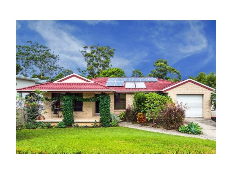 4 Carabeen Close, Woolgoolga NSW 2456