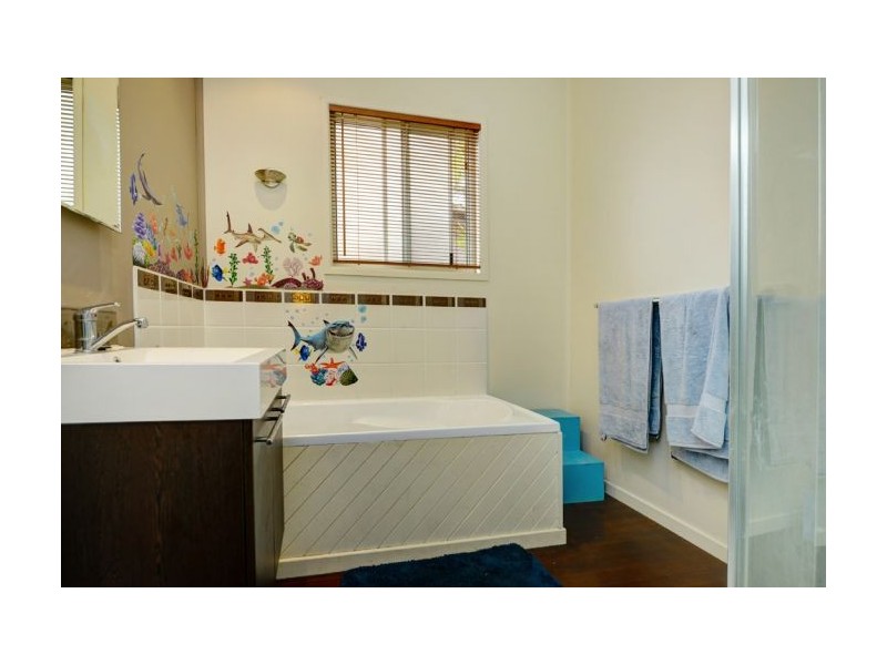 10 Lights Street, Emerald Beach NSW 2456