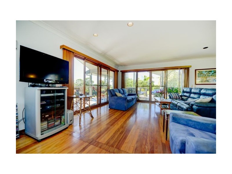 11 Ocean Drive, Safety Beach NSW 2456