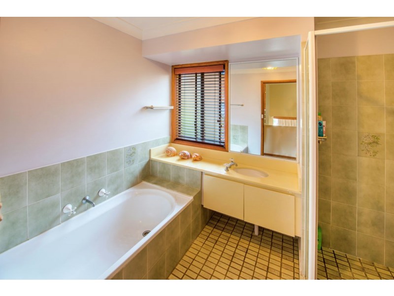 20 Schofield Drive, Safety Beach NSW 2456