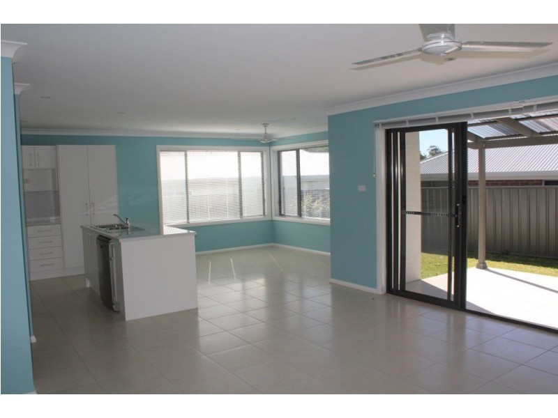 24 Admiralty Drive, Safety Beach NSW 2456