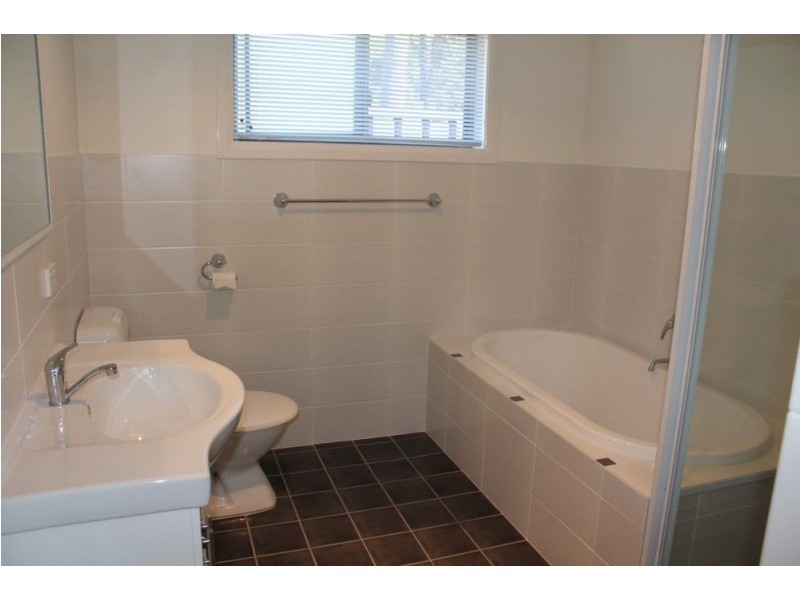 24 Admiralty Drive, Safety Beach NSW 2456