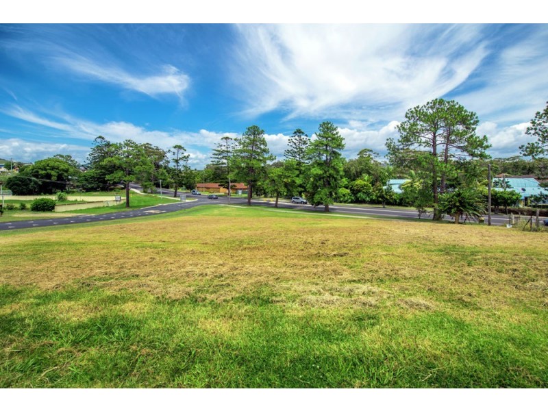 8 Beach Street, Woolgoolga NSW 2456