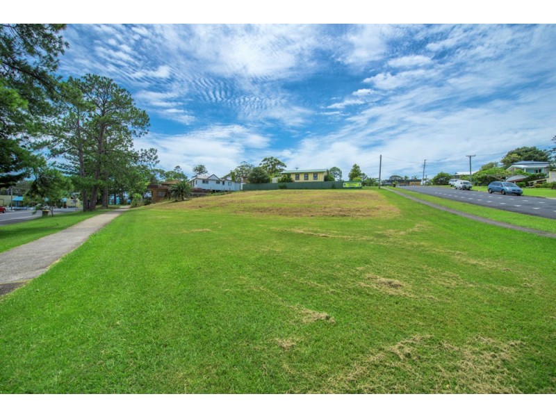 8 Beach Street, Woolgoolga NSW 2456