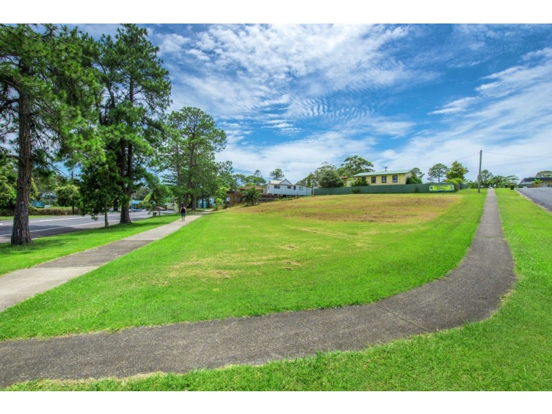 8 Beach Street, Woolgoolga NSW 2456