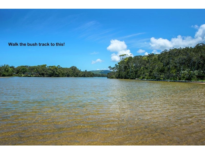 32 Lake View Avenue, Safety Beach NSW 2456