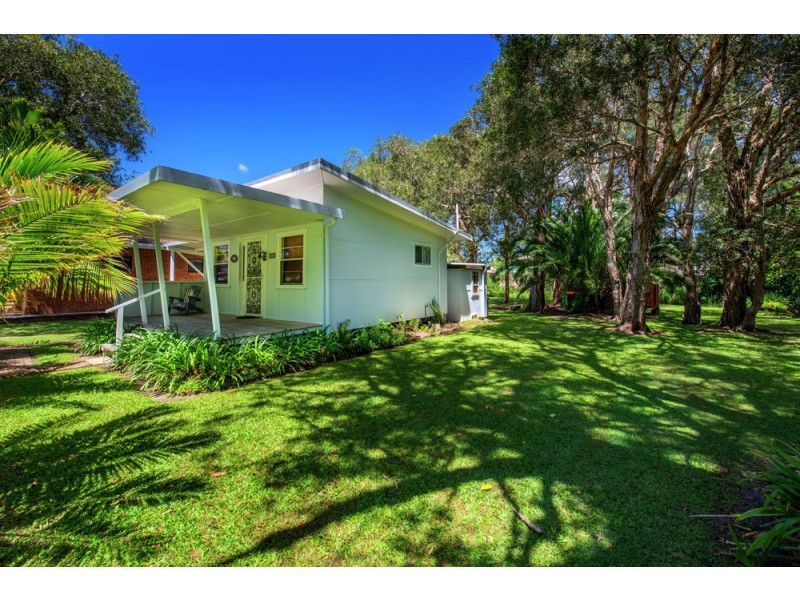 27 Wharf Street, Woolgoolga NSW 2456