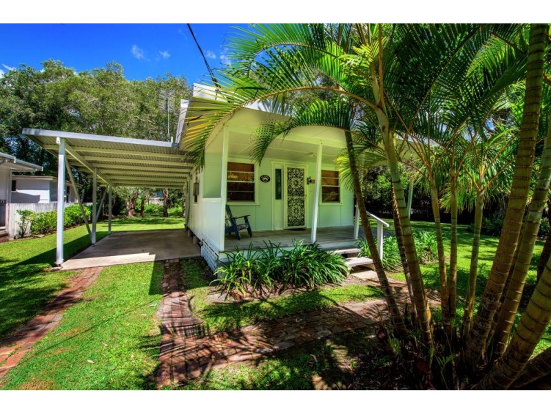 27 Wharf Street, Woolgoolga NSW 2456