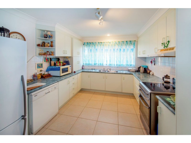 9 Panorama Parade, Safety Beach NSW 2456