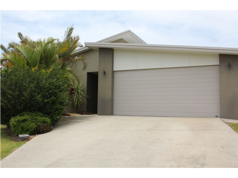 7 Waverider Cove, Safety Beach NSW 2456