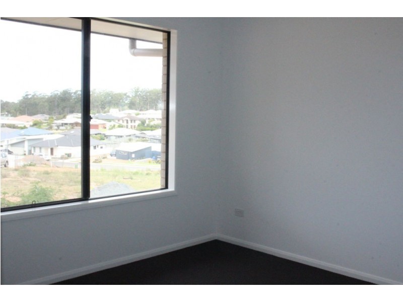 8 Humpback Crescent, Safety Beach NSW 2456