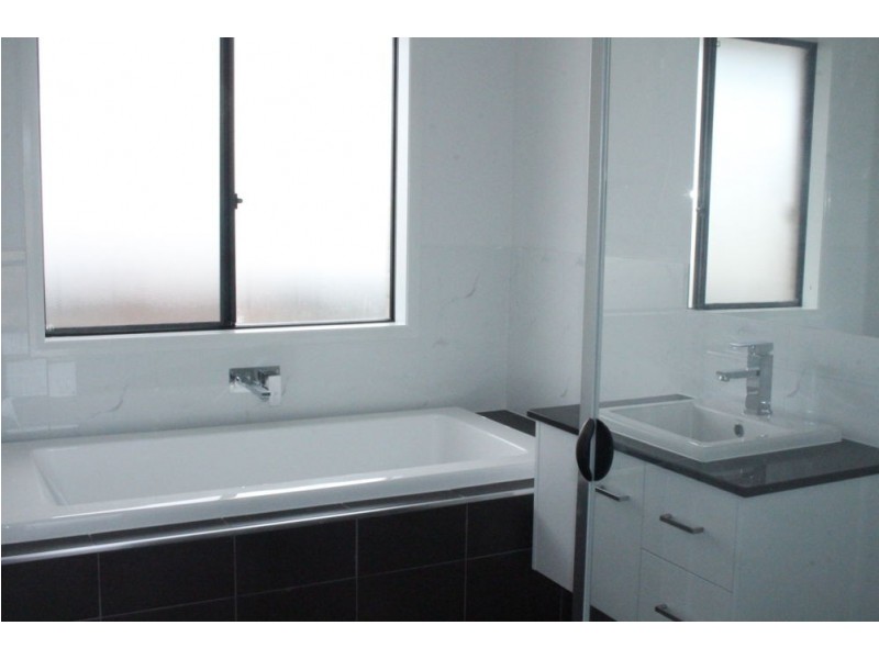 8 Humpback Crescent, Safety Beach NSW 2456