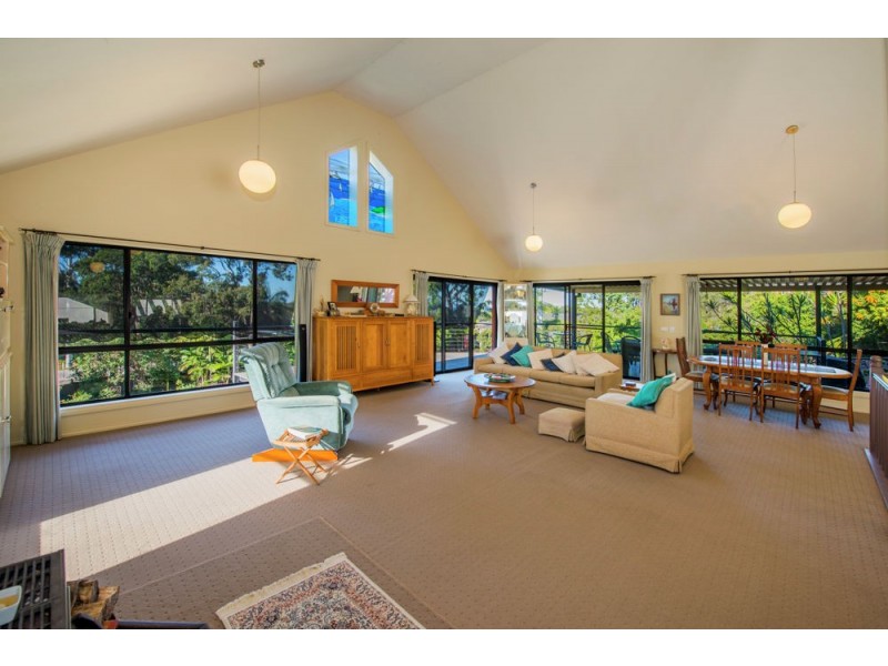 2 Anselmo Close, Emerald Beach NSW 2456