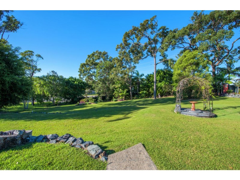 2 Anselmo Close, Emerald Beach NSW 2456