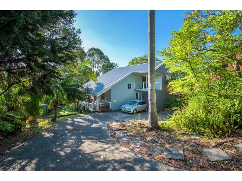 17 Schofield Drive, Safety Beach NSW 2456
