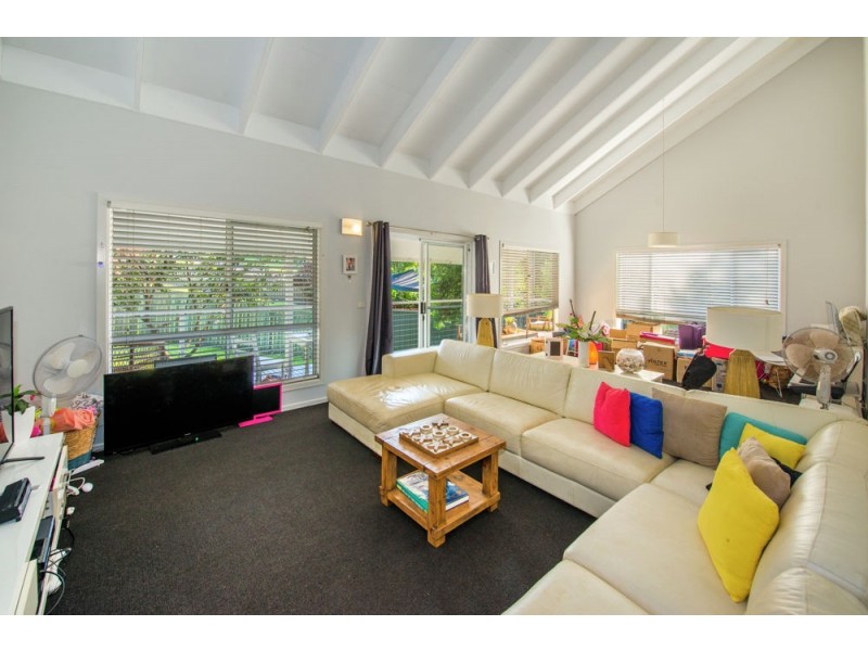 17 Schofield Drive, Safety Beach NSW 2456