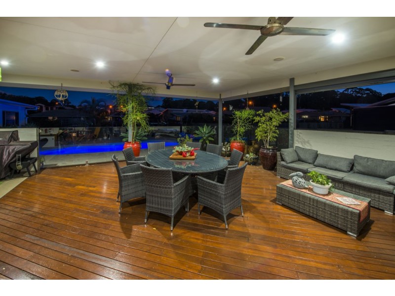 52 Admiralty Drive, Safety Beach NSW 2456