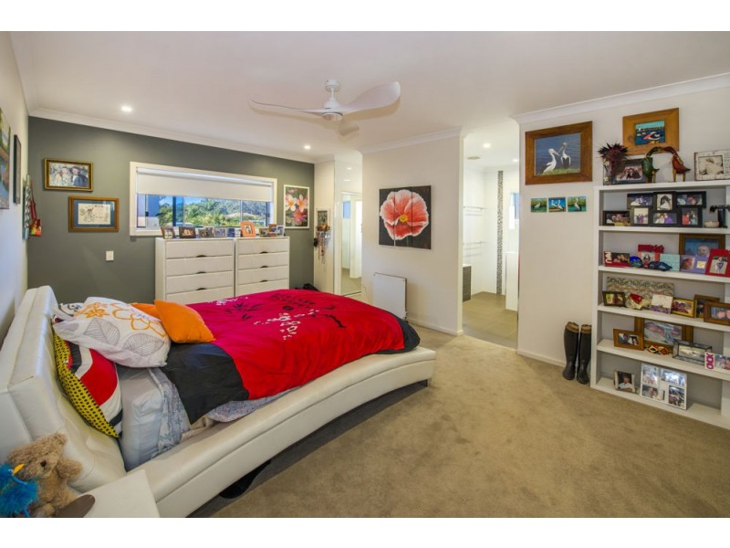 52 Admiralty Drive, Safety Beach NSW 2456