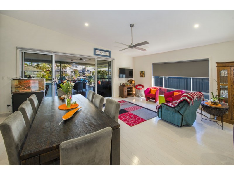 52 Admiralty Drive, Safety Beach NSW 2456