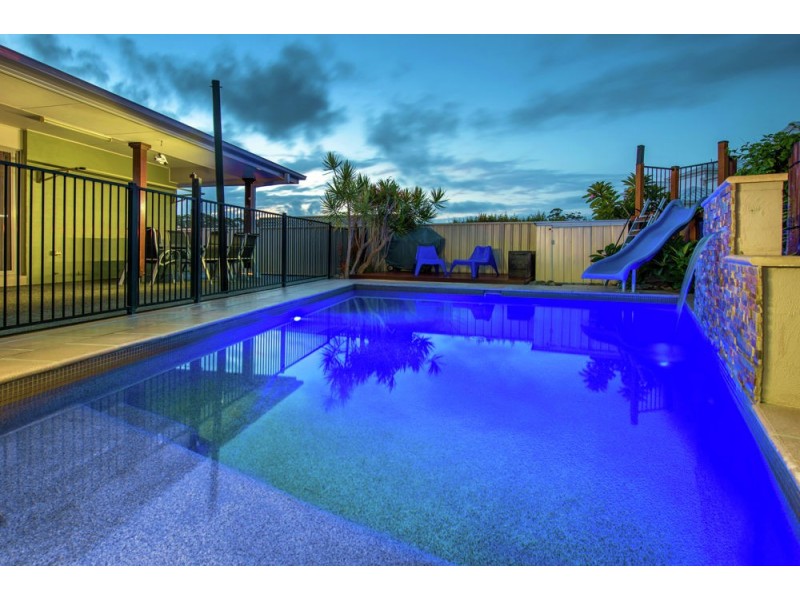 8 Quay Crescent, Safety Beach NSW 2456