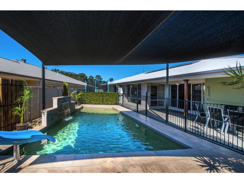 8 Quay Crescent, Safety Beach NSW 2456