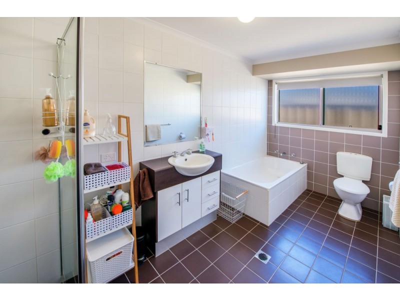 8 Quay Crescent, Safety Beach NSW 2456