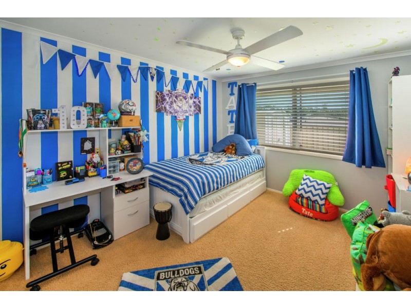 8 Quay Crescent, Safety Beach NSW 2456