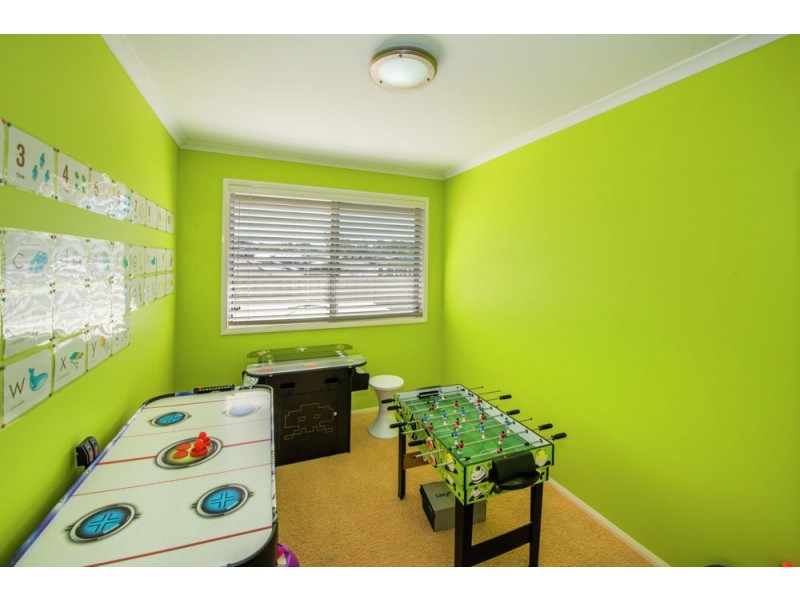 8 Quay Crescent, Safety Beach NSW 2456