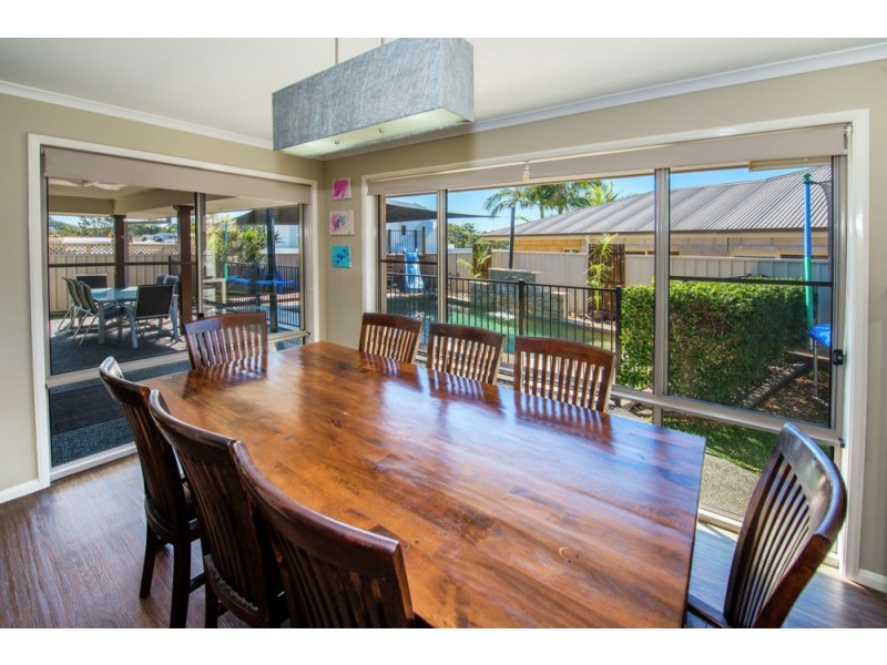 8 Quay Crescent, Safety Beach NSW 2456