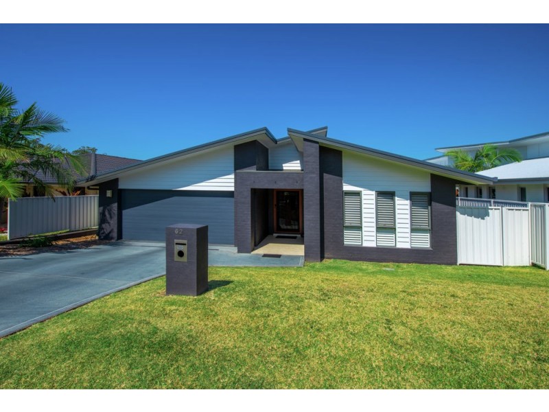 62 Admiralty Drive, Safety Beach NSW 2456